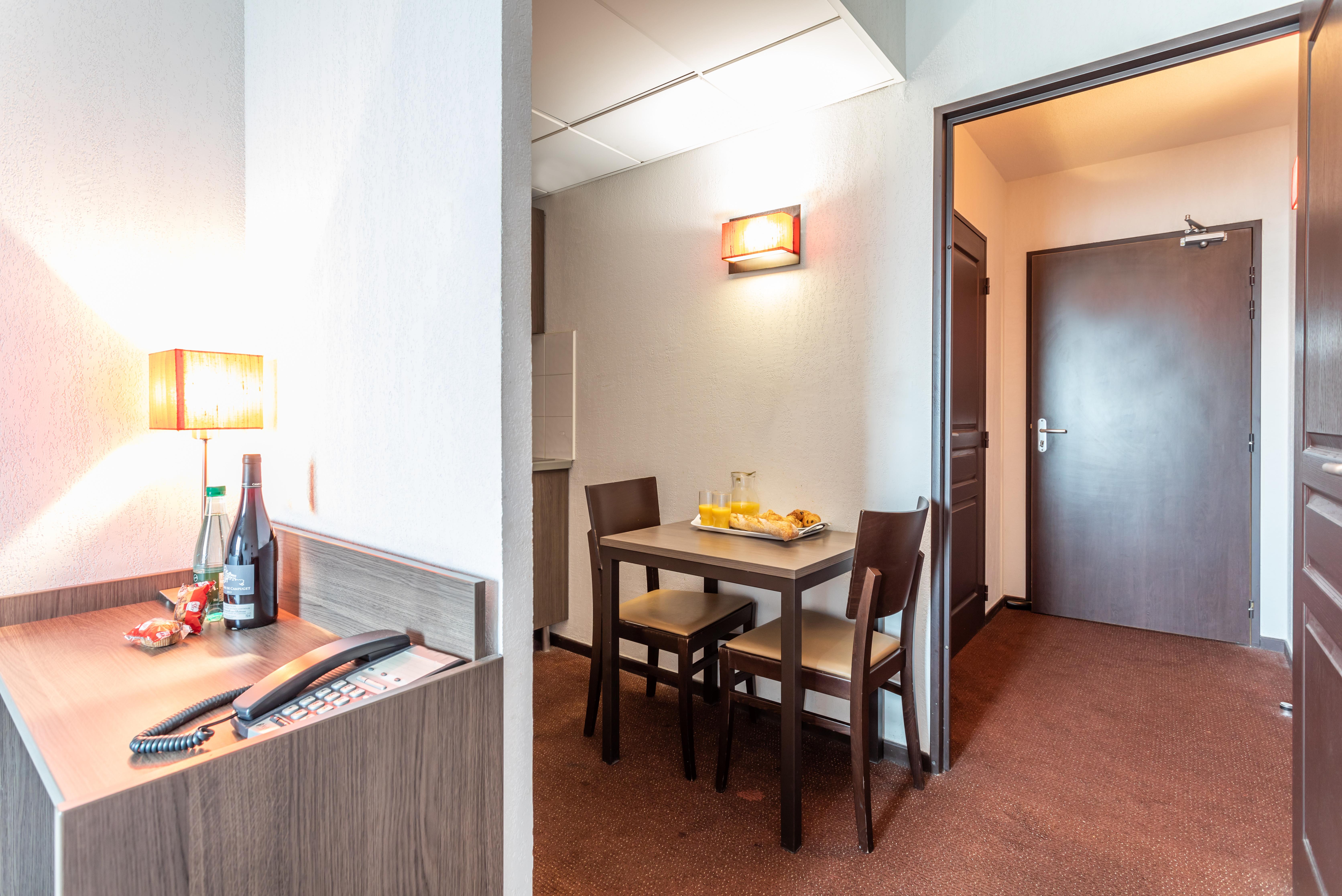 Comfort Aparthotel Nimes Centre Exteriér fotografie