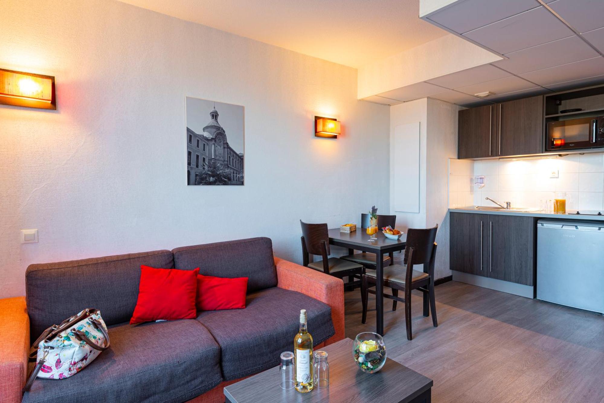Comfort Aparthotel Nimes Centre Exteriér fotografie