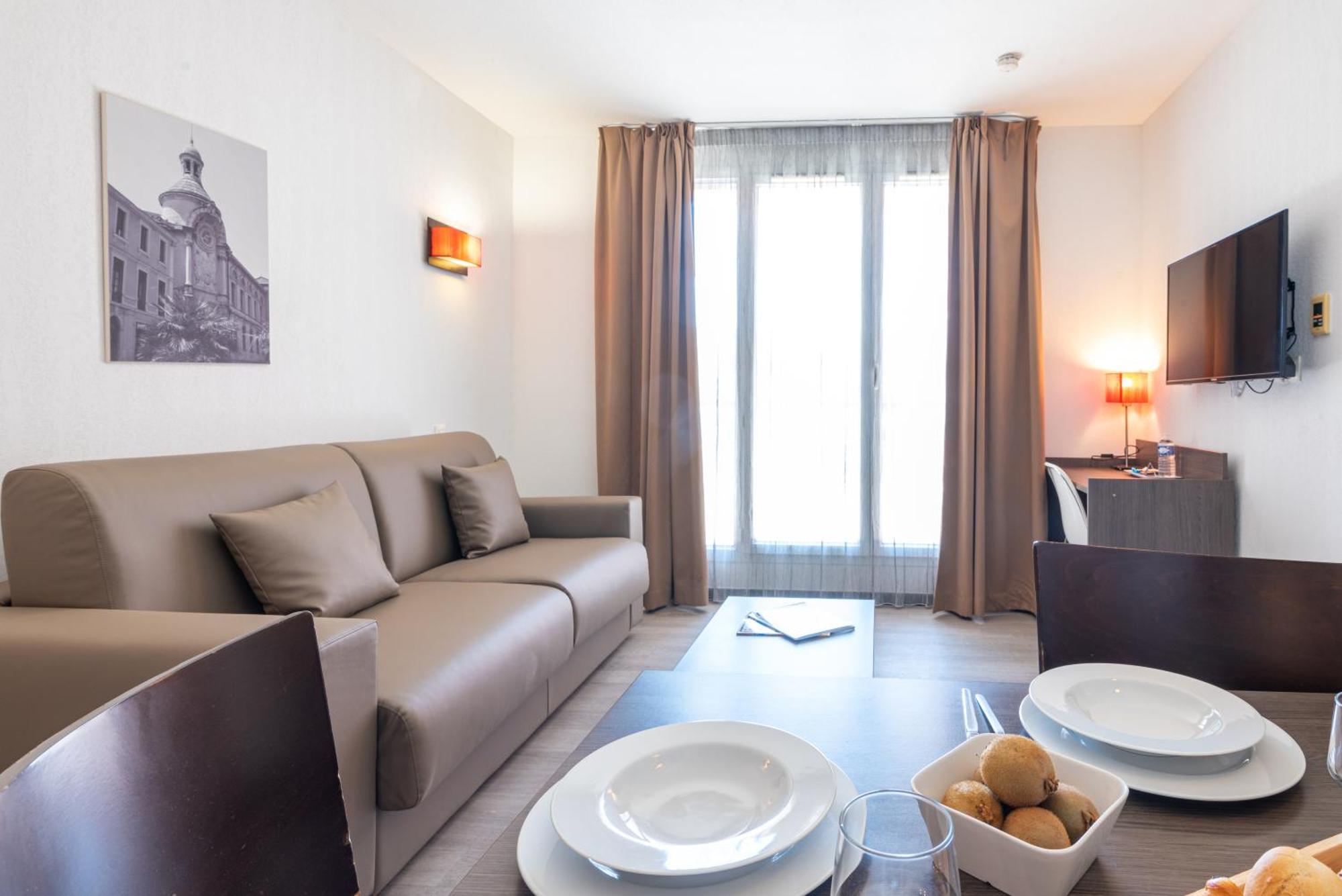 Comfort Aparthotel Nimes Centre Exteriér fotografie