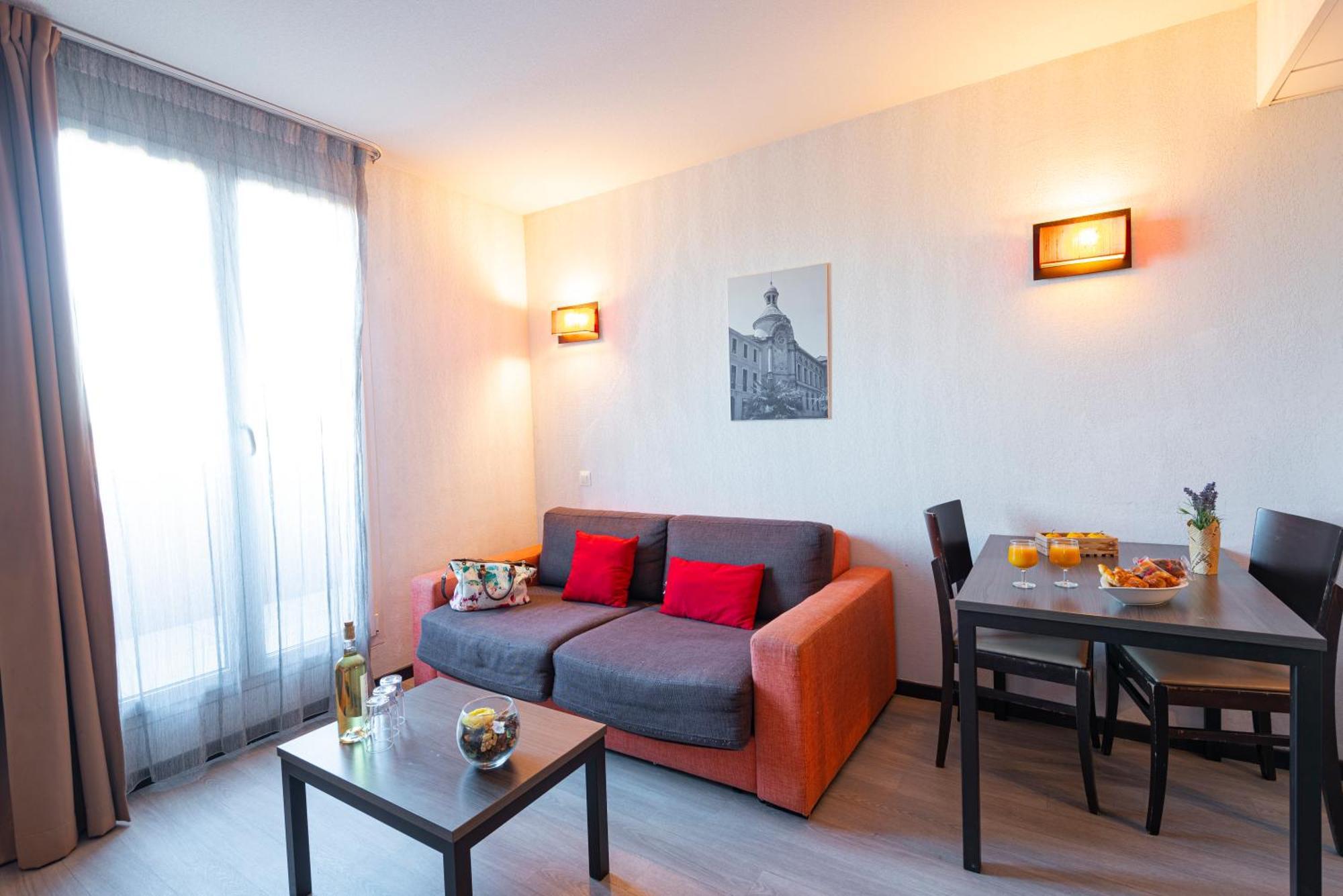 Comfort Aparthotel Nimes Centre Exteriér fotografie